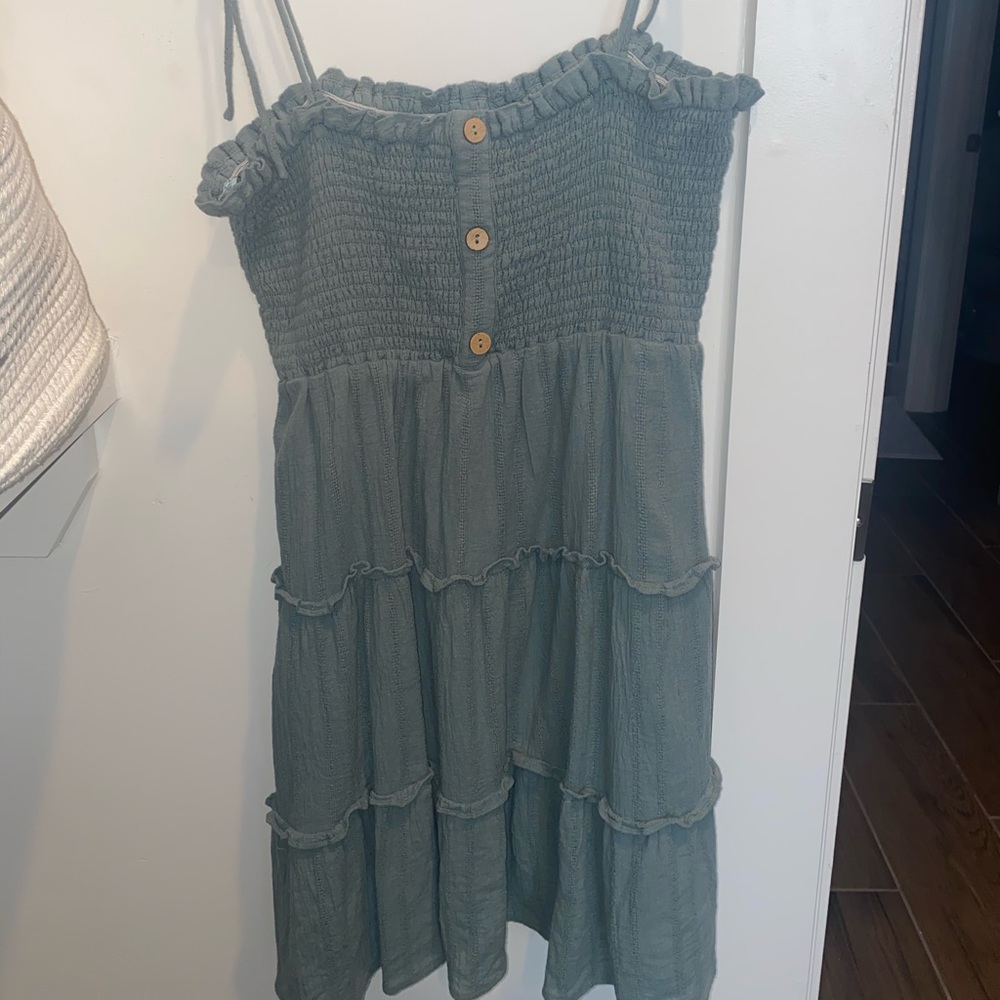Vestique Green flowy dress
